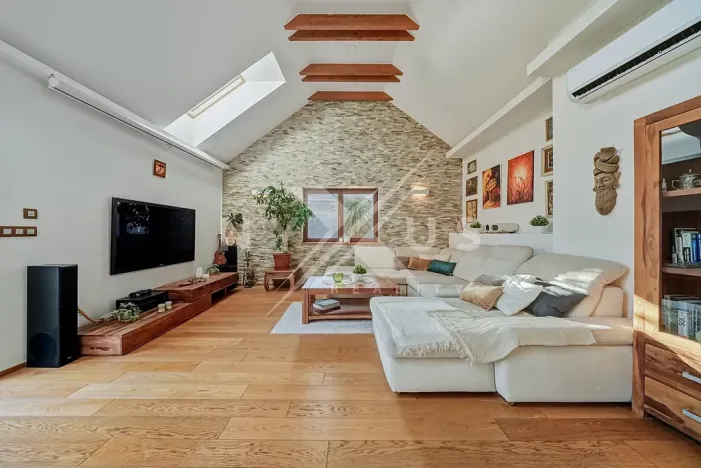 Prodej rodinného domu, Praha - Kyje, Hodějovská, 308 m2