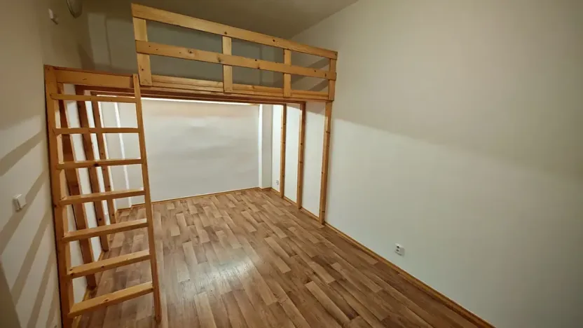 Pronájem bytu 1+kk, Praha - Nové Město, Na bojišti, 36 m2