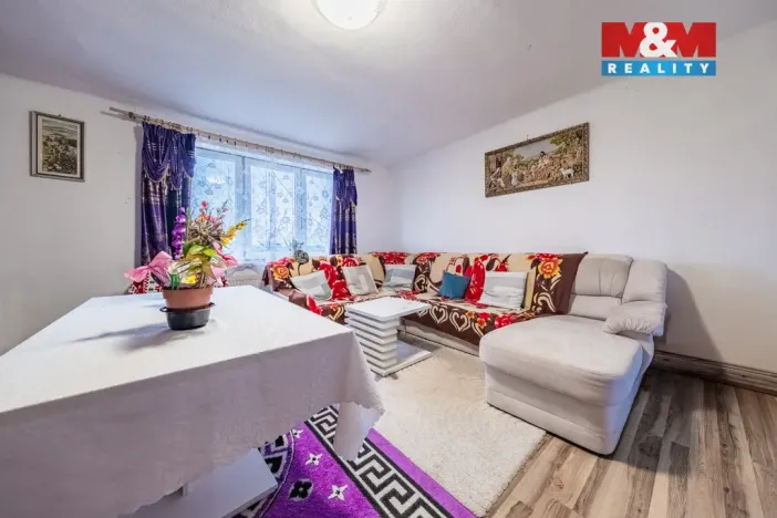 Prodej rodinného domu, Tři Dvory, 250 m2