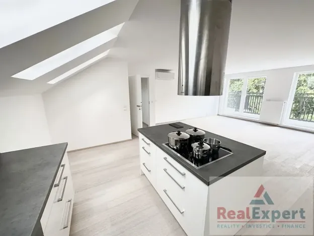 Pronájem bytu 4+kk, Praha - Vršovice, Oblouková, 136 m2