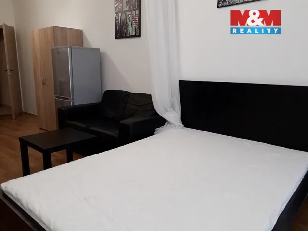 Pronájem bytu 1+kk, Praha - Vysočany, Pod Harfou, 26 m2