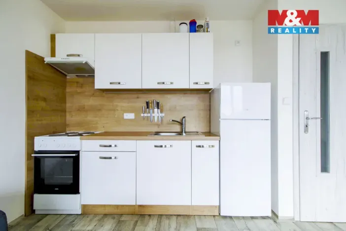 Pronájem bytu 1+kk, Klatovy - Klatovy IV, Suvorovova, 31 m2