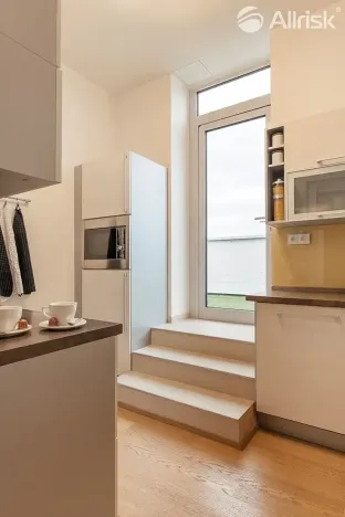 Pronájem atypického bytu, Brno, Majdalenky, 200 m2