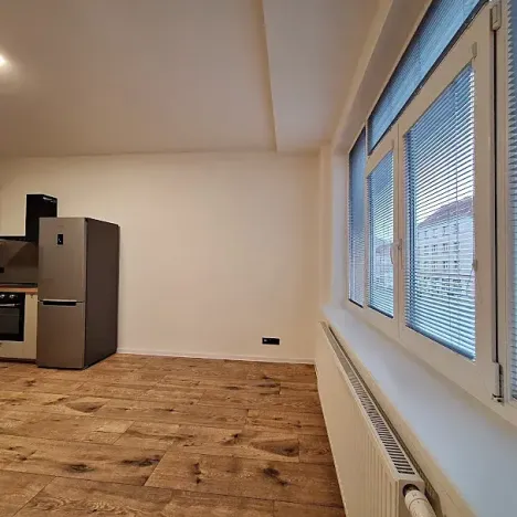 Pronájem bytu 2+kk, Praha, Bělohorská, 47 m2