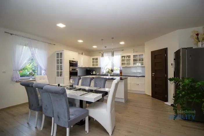 Prodej rodinného domu, Horoušany, Sportovní, 163 m2