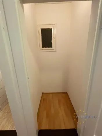 Pronájem bytu 2+kk, Praha - Nusle, Žateckých, 45 m2