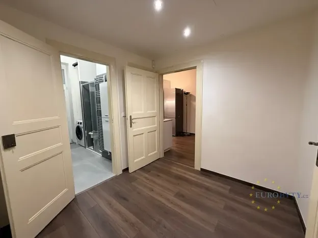 Pronájem bytu 2+1, Praha - Libeň, Drahobejlova, 67 m2