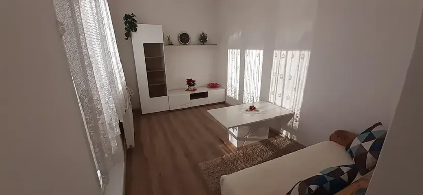 Pronájem bytu 2+1, Luštěnice, 53 m2