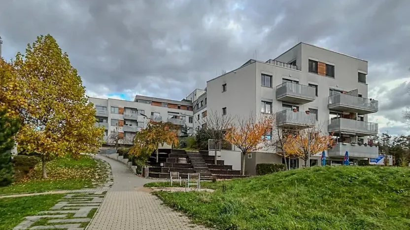 Pronájem bytu 2+kk, Praha - Hloubětín, Krylovecká, 55 m2