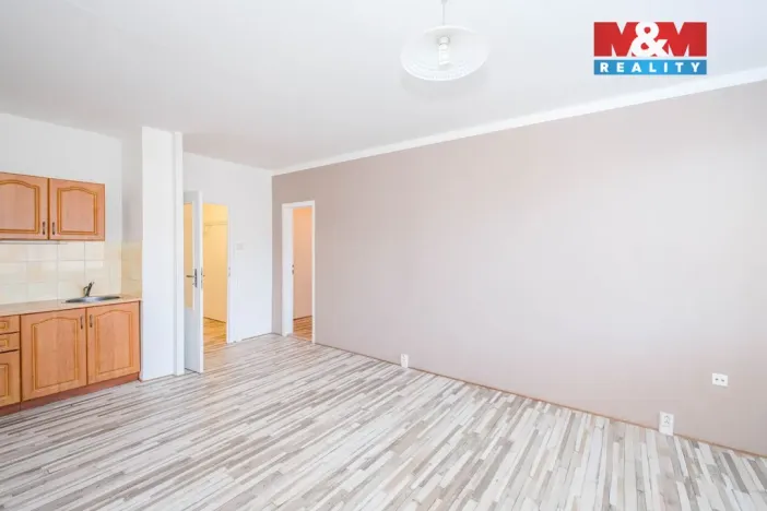 Pronájem bytu 1+kk, Praha - Hlubočepy, Pivcova, 29 m2
