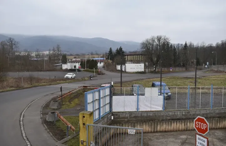 Pronájem kanceláře, Chlumec, U Dálnice, 42 m2