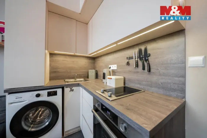 Prodej bytu 1+kk, Brno - Líšeň, Jedovnická, 20 m2