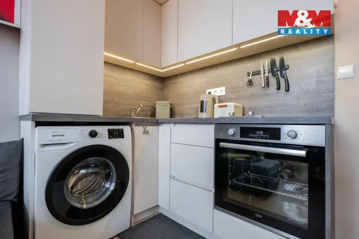 Prodej bytu 1+kk, Brno - Líšeň, Jedovnická, 20 m2