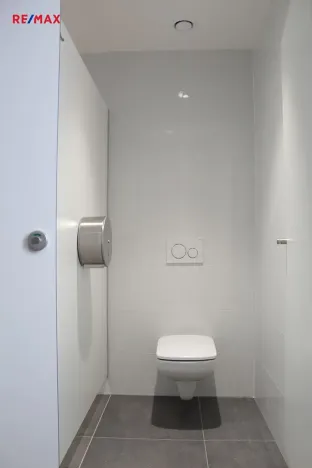 Pronájem kanceláře, Praha - Dolní Měcholupy, Ke Kablu, 39 m2