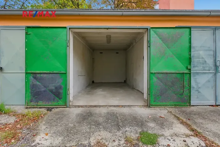 Prodej garáže, Praha - Braník, 14 m2