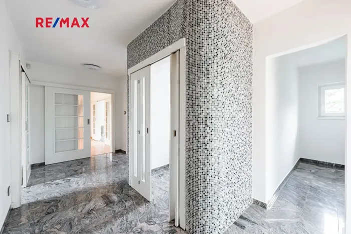 Prodej vily, Měchenice, Hlavní, 330 m2