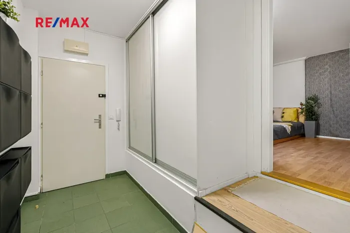 Prodej atypického bytu, Praha - Hostivař, Přeštická, 68 m2