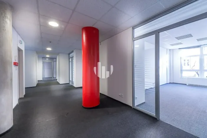 Pronájem kanceláře, Praha - Holešovice, Na Maninách, 725 m2