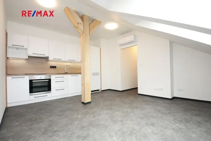 Pronájem bytu 2+kk, Kolín, Kmochova, 44 m2