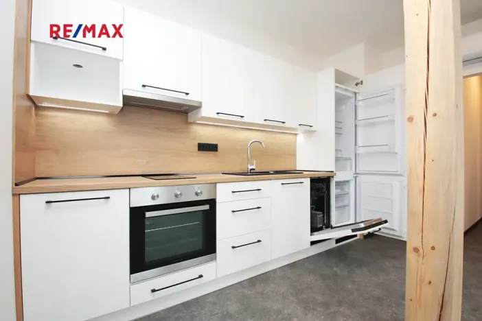 Pronájem bytu 2+kk, Kolín, Kmochova, 44 m2