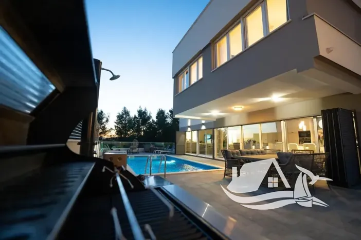 Prodej vily, Podstrana, Chorvatsko, 220 m2