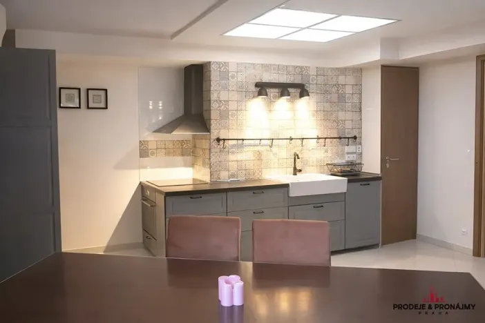 Pronájem bytu 2+kk, Praha - Vysočany, Pod Harfou, 54 m2