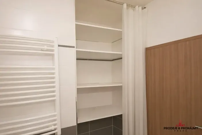 Pronájem bytu 2+kk, Praha - Vysočany, Pod Harfou, 54 m2