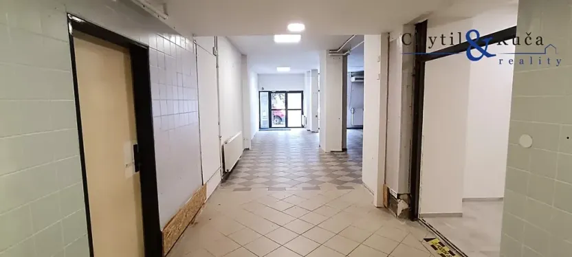 Pronájem obchodního prostoru, Přerov, nám. Svobody, 105 m2