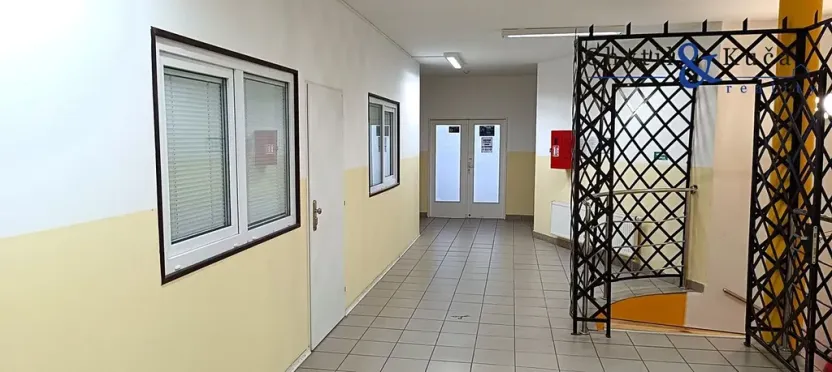 Pronájem obchodního prostoru, Přerov, tř. Gen. Janouška, 12 m2