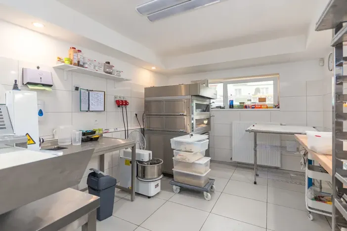 Prodej obchodního prostoru, Praha - Vršovice, Petrohradská, 68 m2