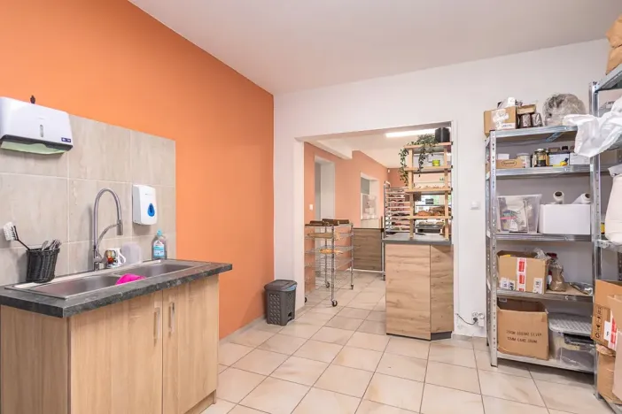 Prodej obchodního prostoru, Praha - Vršovice, Petrohradská, 68 m2