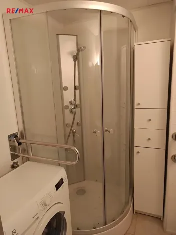 Prodej bytu 2+kk, Praha - Kobylisy, Třeboradická, 39 m2