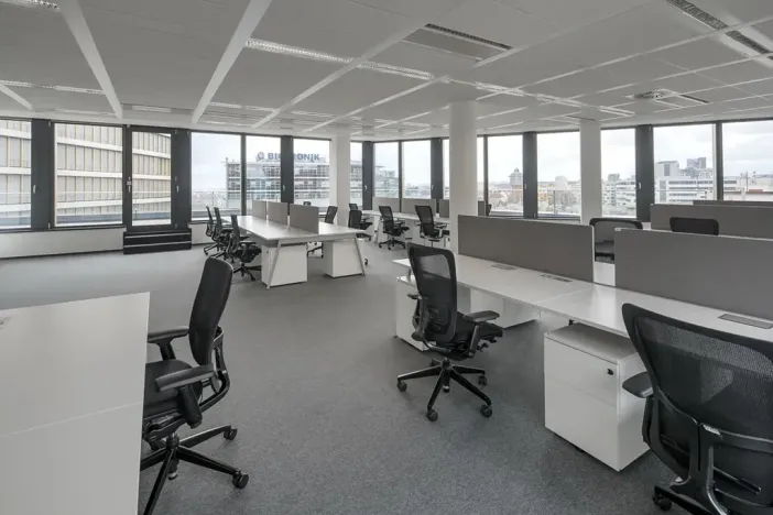 Pronájem kanceláře, Praha - Nusle, Pikrtova, 1500 m2