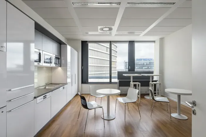 Pronájem kanceláře, Praha - Nusle, Pikrtova, 350 m2