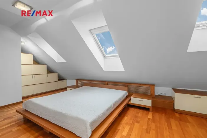 Prodej bytu 3+kk, Praha - Holešovice, Dobrovského, 107 m2