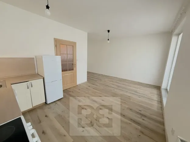 Pronájem bytu 1+kk, Praha - Radotín, Zbynická, 30 m2
