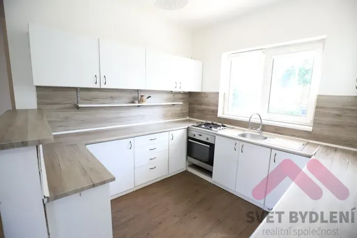 Pronájem rodinného domu, Vestec, Na Suchých, 142 m2