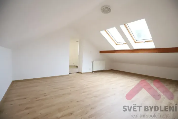 Pronájem rodinného domu, Vestec, Na Suchých, 142 m2