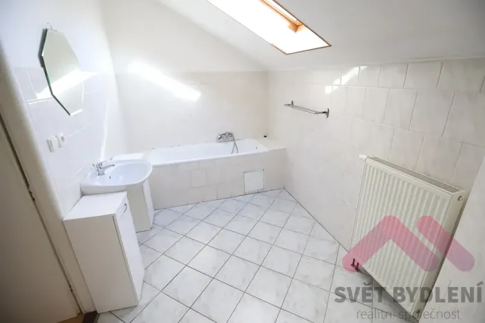 Pronájem rodinného domu, Vestec, Na Suchých, 142 m2