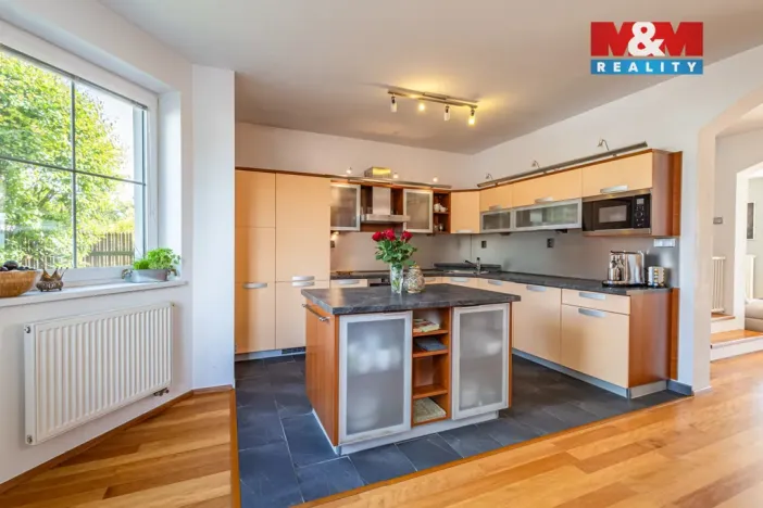 Prodej rodinného domu, Veltrusy, U Stadionu, 180 m2