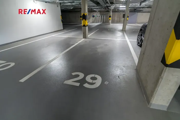 Pronájem bytu 2+kk, Praha - Karlín, Křižíkova, 79 m2