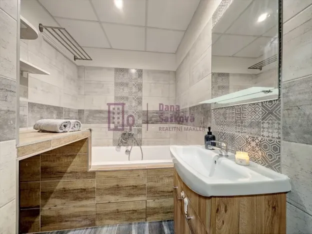 Pronájem bytu 2+1, Jindřichův Hradec, sídliště Vajgar, 62 m2