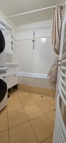 Prodej bytu 3+kk, Zbuzany, Lomená, 72 m2