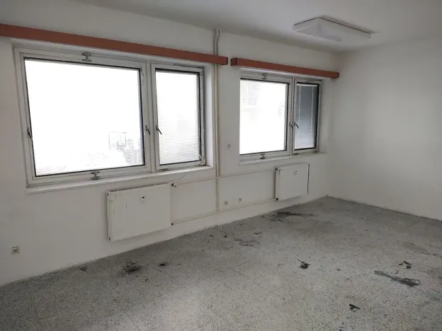 Pronájem kanceláře, Skuteč, Husova, 26 m2