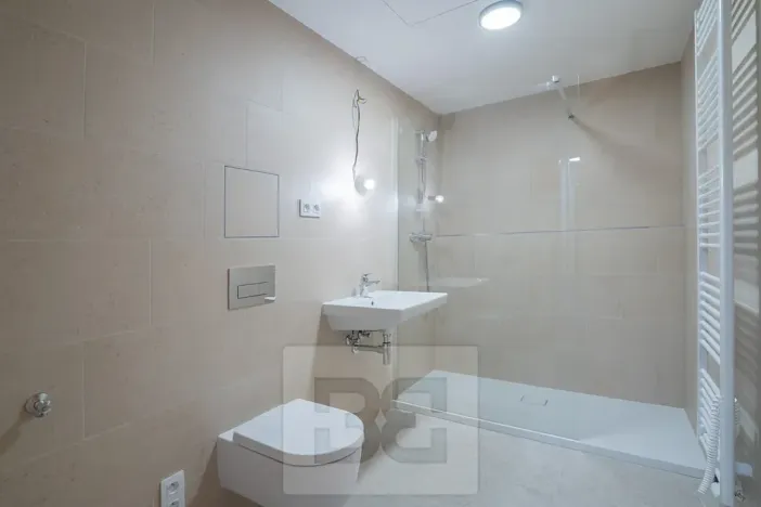 Pronájem bytu 1+kk, Praha - Smíchov, Toyen, 42 m2