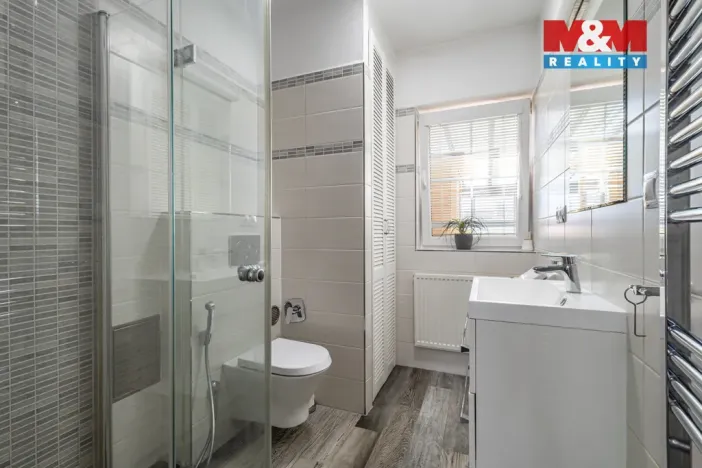 Prodej rodinného domu, Veltrusy, U Stadionu, 180 m2