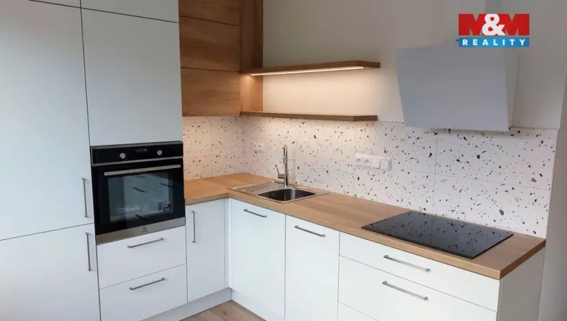 Pronájem bytu 1+kk, Hradec Králové - Nový Hradec Králové, třída Edvarda Beneše, 20 m2