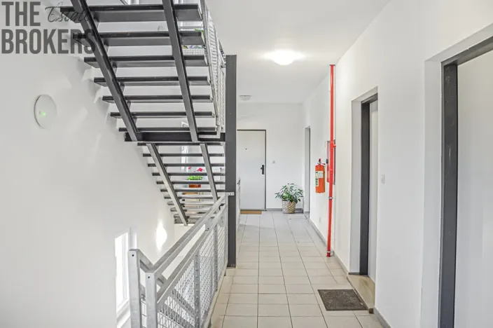Pronájem bytu 1+kk, Chýnice, Karlštejnská, 38 m2