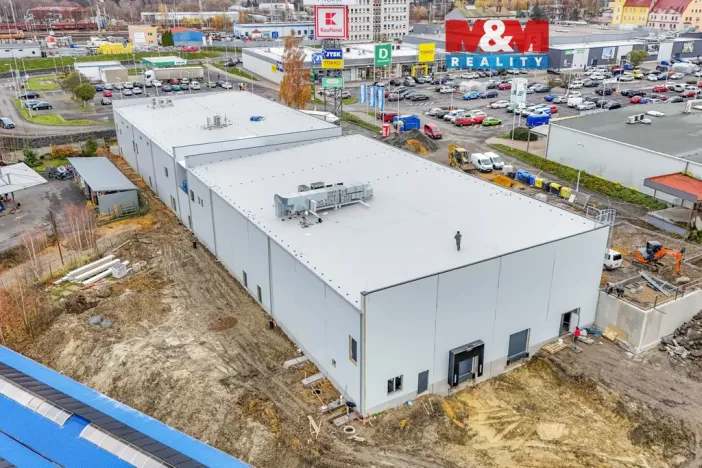 Pronájem výrobních prostor, Cheb, Karlova, 2200 m2