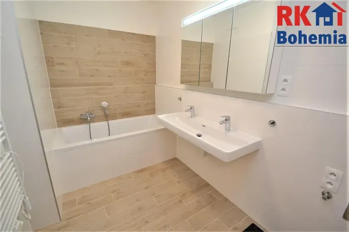 Pronájem bytu 4+kk, Vestec, Nezvalova, 103 m2